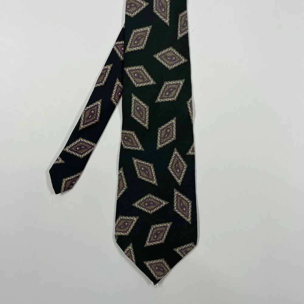 Regiments Ltd Black Diamond Paisley Silk Necktie Mens One Size